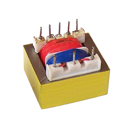 EI型插針式變壓器是電子變壓器里一種，是按照鐵心形狀來(lái)定義的，因?yàn)镋I變壓器的鐵心是由“E”型片和